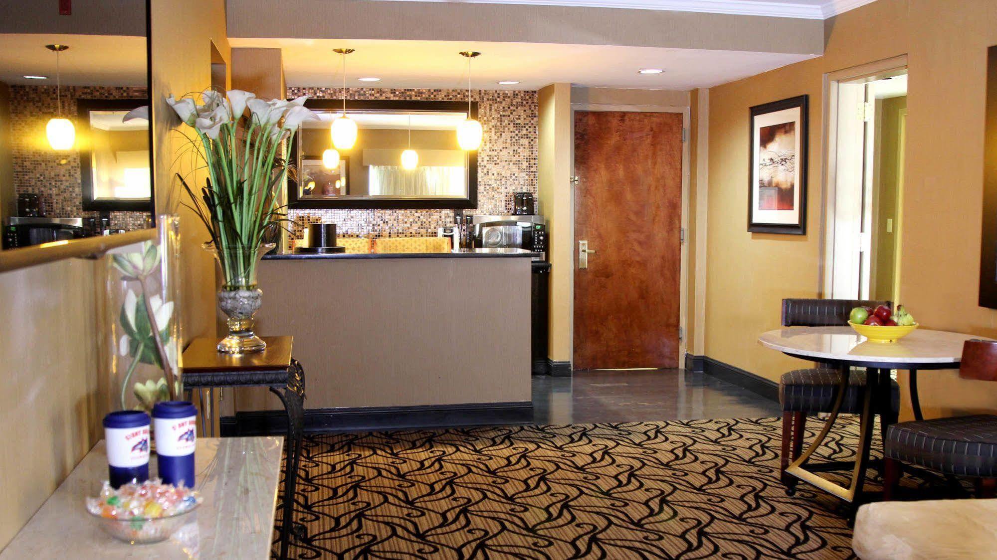 Holiday Inn Express Stony Brook-Long Island By Ihg Centereach Ngoại thất bức ảnh